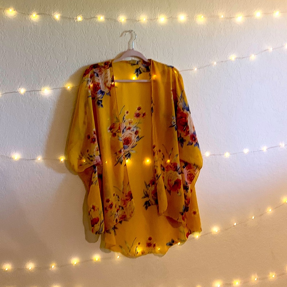 Emory Park Yellow Floral Kimono! Size S-L, Good Condition